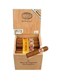 HOYO DE MONTERREY PETIT ROBUSTOS