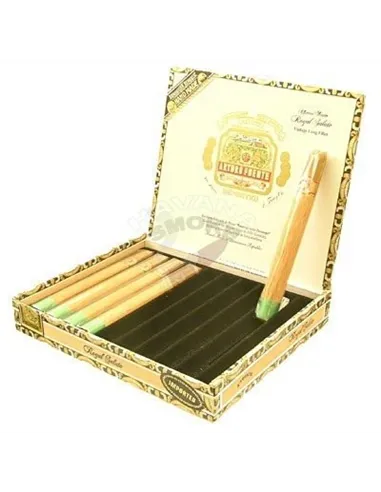 ARTURO FUENTE CHATEAU FUENTE ROYAL SALUTE