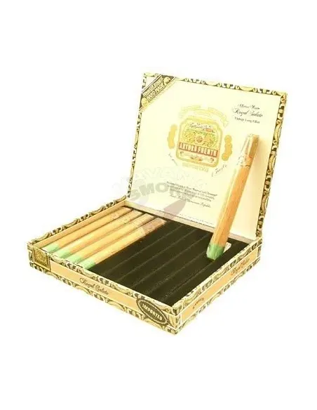 ARTURO FUENTE CHATEAU FUENTE ROYAL SALUTE