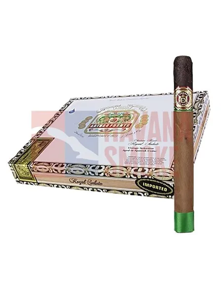 ARTURO FUENTE CHATEAU FUENTE ROYAL SALUTE MADURO
