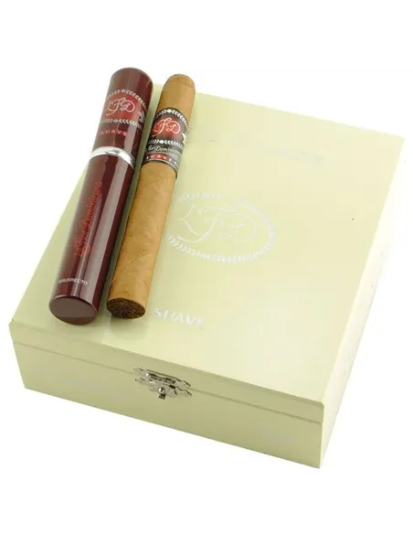 La Flor Dominicana Suave Issurrectos Tubos