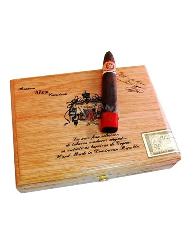 Arturo Fuente Anejo №77 Shark