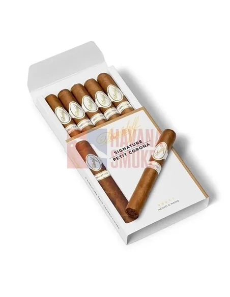 Davidoff Signature Petit Corona
