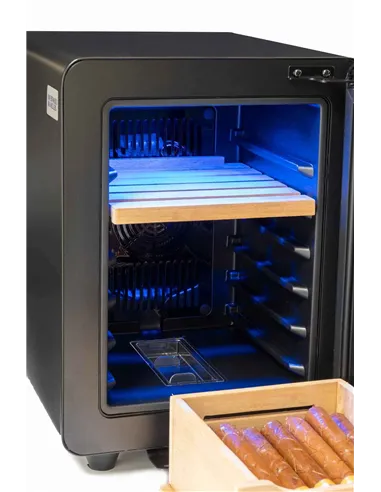 Хьюмидор-шкаф Howard Miller с электронным управлением на 80 сигар 810-800